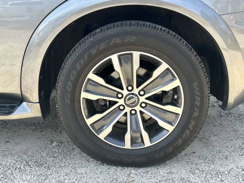 Used 2020 Nissan Armada SL w/ Premium Package image 21