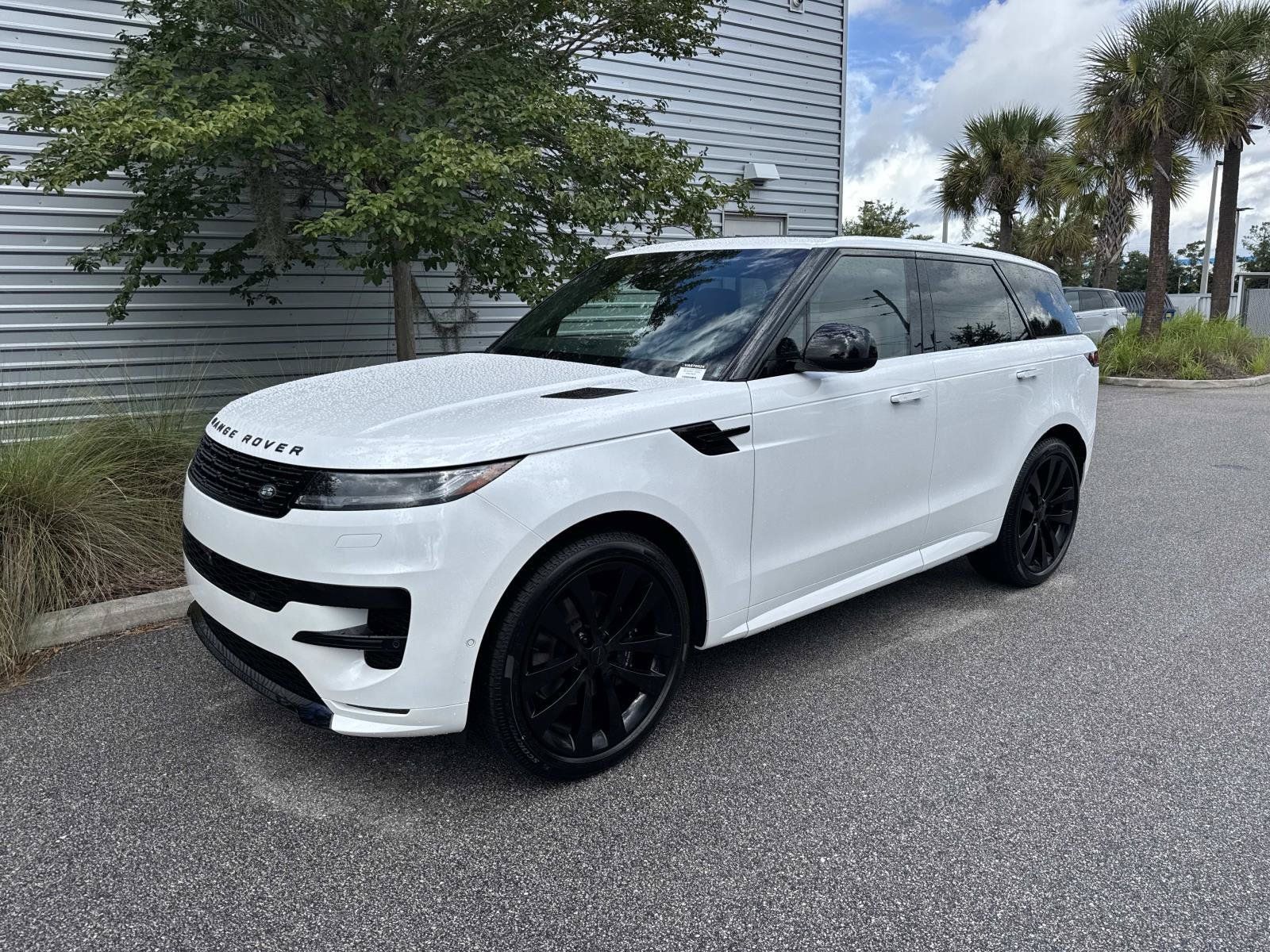 New 2027 Land Rover Range Rover Sport Dynamic SE AWD/4WD image 1