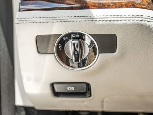 Used 2017 Mercedes-Benz SL 550 image 44