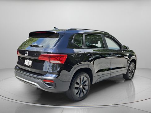 Used 2023 Volkswagen Taos S w/ Driver Assistance Package FWD image 5