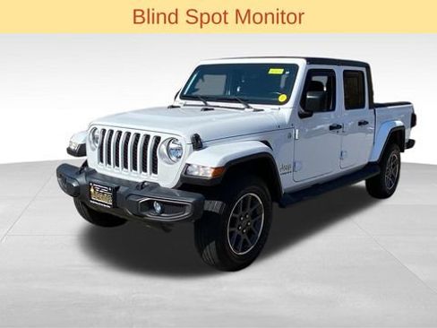 Used 2023 Jeep Gladiator Overland w/ Popular Equipment Package AWD/4WD image 3