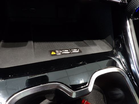 Used 2025 Chevrolet Traverse High Country w/ LPO, Floor Liner Package AWD/4WD image 15