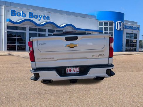 Used 2021 Chevrolet Silverado 1500 High Country image 4