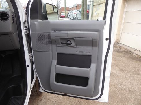 Used 2011 Ford E-350 and Econoline 350 XL w/ PWR Windows & Locks Group image 22
