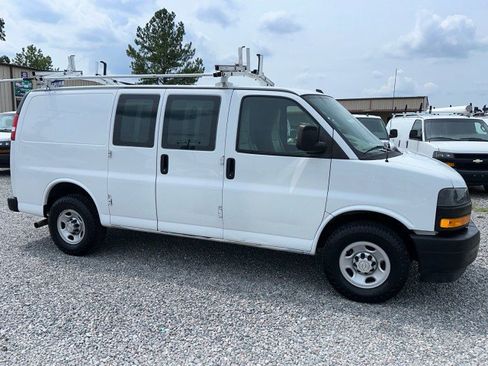 Used 2020 Chevrolet Express 2500 w/ Driver Convenience Package RWD image 5