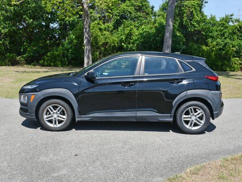 Used 2018 Hyundai Kona SE FWD image 2