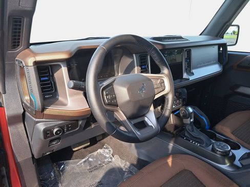 Used 2023 Ford Bronco Outer Banks w/ Sasquatch Package AWD/4WD image 15