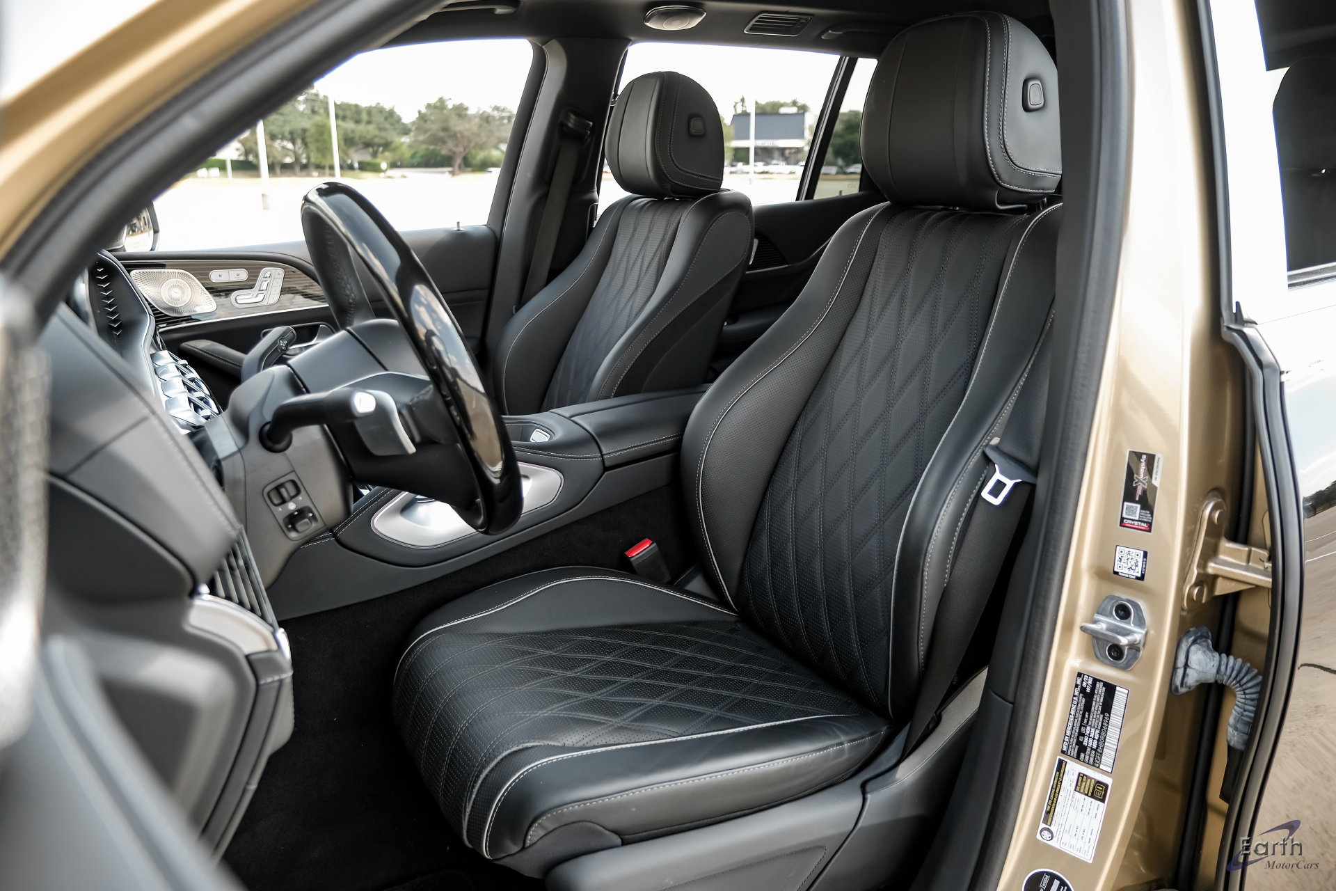 Used 2024 Mercedes-Benz Maybach GLS 600 4MATIC image 40