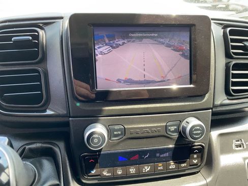 Used 2025 RAM ProMaster 2500 w/ U-Haul Equipment Group FWD image 16