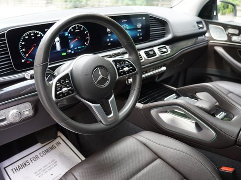 Used 2020 Mercedes-Benz GLS 450 4MATIC image 3