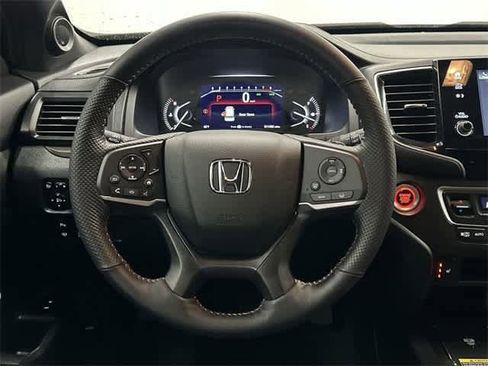 Certified 2025 Honda Passport TrailSport image 15