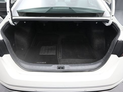 Used 2023 Nissan Altima 2.5 SV FWD image 14
