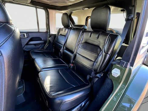 Used 2023 Jeep Wrangler Unlimited Sahara w/ Cold Weather Group image 21