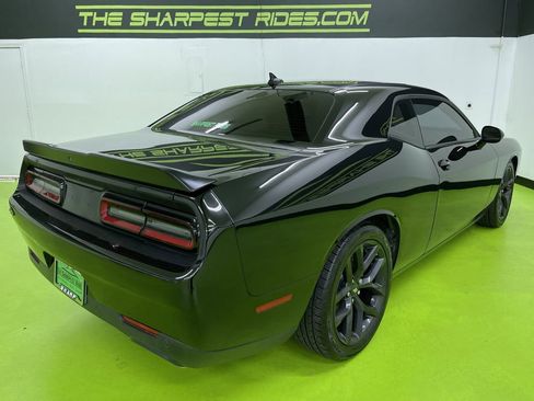 Used 2022 Dodge Challenger R/T w/ Blacktop Package image 10