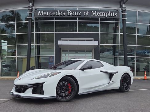 Used 2024 Chevrolet Corvette Z06 image 1