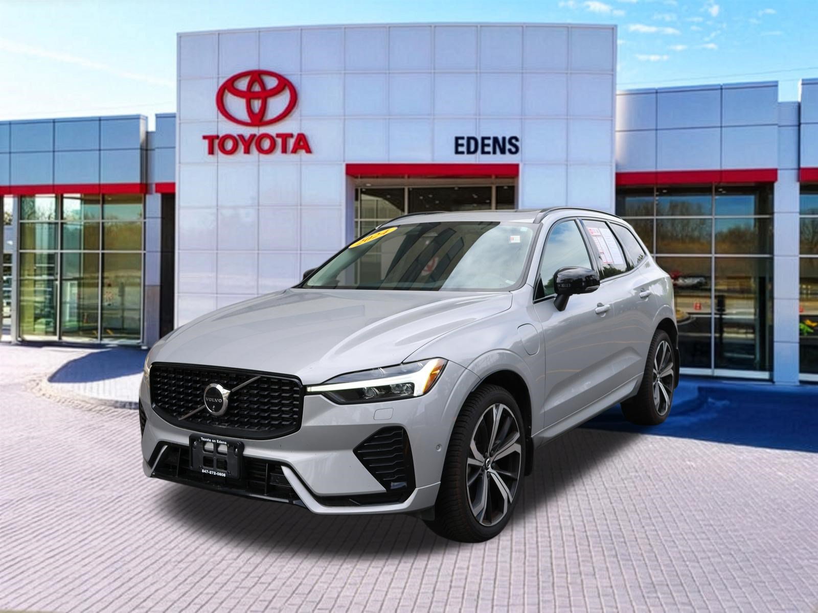 Used 2024 Volvo XC60 T8 Ultimate AWD/4WD image 11