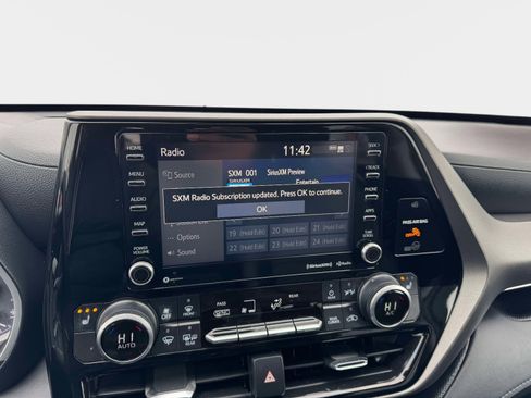 Used 2022 Toyota Highlander XLE image 30