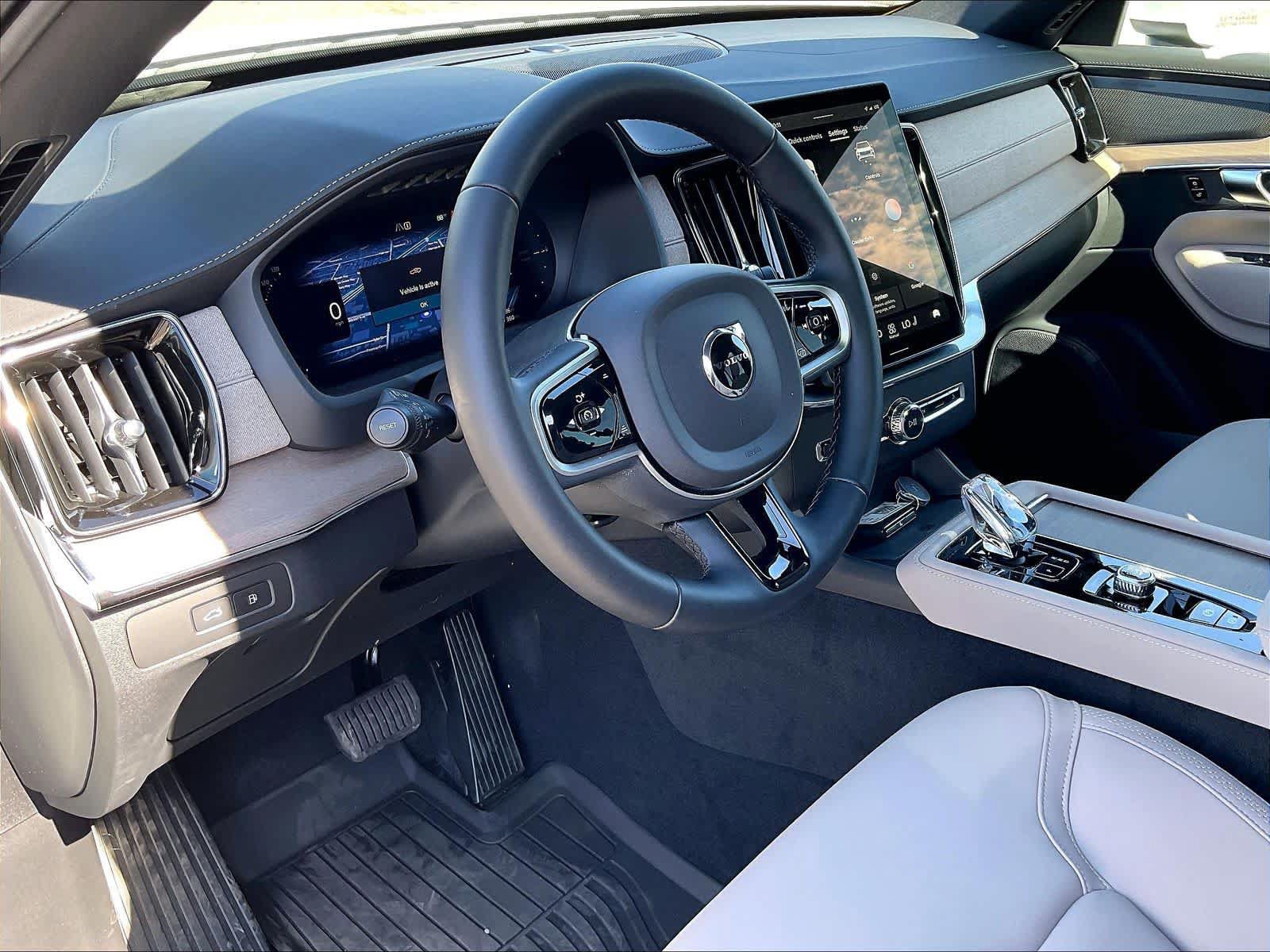 New 2026 Volvo XC90 T8 Plus w/ Protection Package AWD/4WD image 8