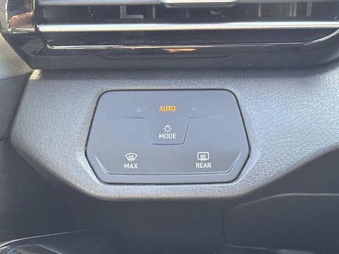 Certified 2023 Volkswagen ID.4 Pro RWD image 24