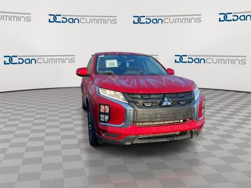 Used 2022 Mitsubishi Outlander Sport SE image 3