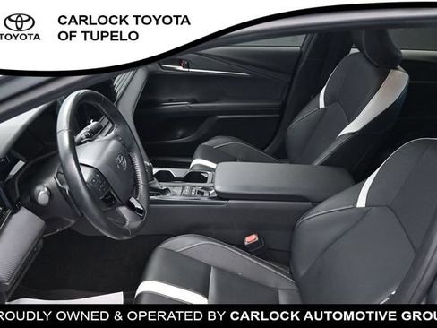 Used 2025 Toyota Camry SE FWD image 11