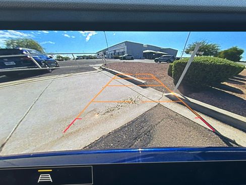 Used 2023 Buick Envision Essence image 21