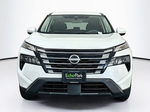 Used 2024 Nissan Rogue SV AWD/4WD image 2