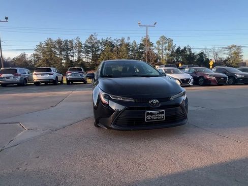 Used 2024 Toyota Corolla LE image 9