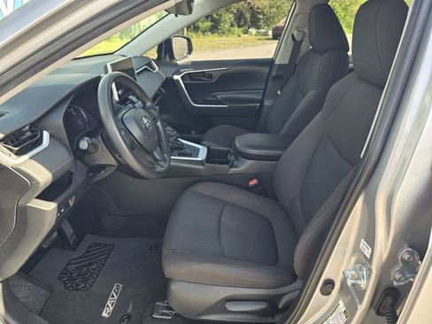 Used 2024 Toyota RAV4 LE FWD image 11