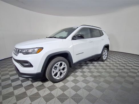 New 2026 Jeep Compass Latitude image 8