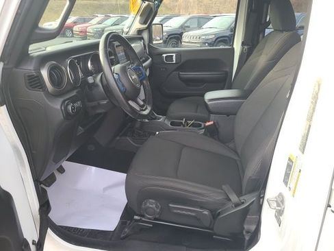 Used 2021 Jeep Gladiator Willys image 11