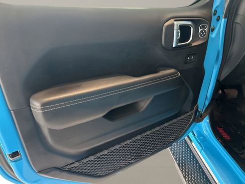 Used 2021 Jeep Wrangler Unlimited Sahara w/ Uconnect 4C Nav & Sound Group image 9