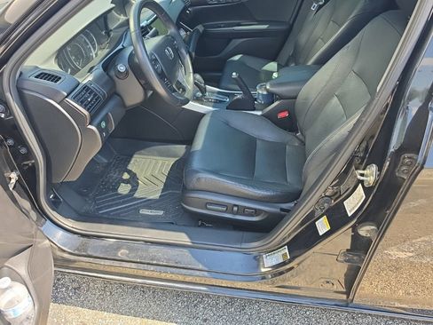 Used 2015 Honda Accord Touring image 14