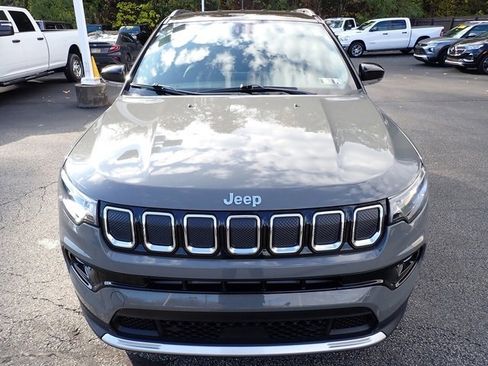 Certified 2022 Jeep Compass Limited image 10