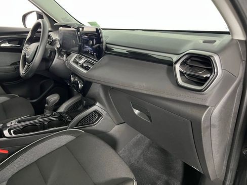 Used 2025 Chevrolet TrailBlazer LT image 29