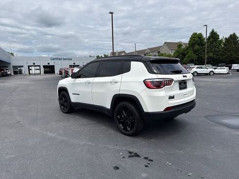 Used 2018 Jeep Compass Latitude w/ Popular Equipment Group AWD/4WD image 5