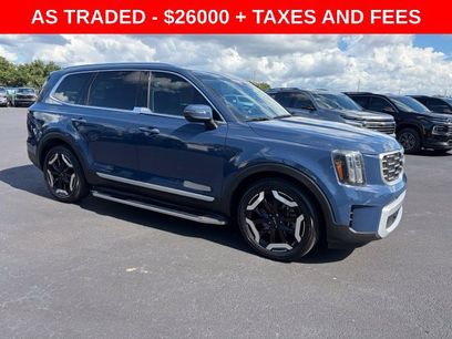 Used 2023 Kia Telluride S w/ S Sunroof Package