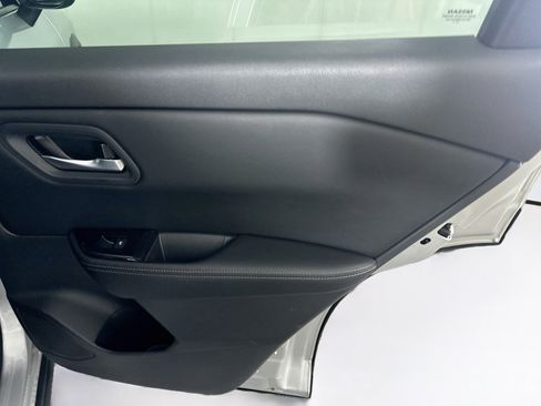Used 2025 Nissan Rogue SV FWD image 29