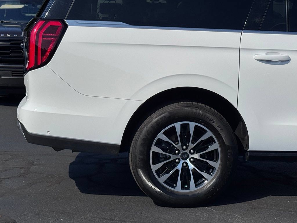 Used 2025 Ford Expedition Max Platinum AWD/4WD image 52