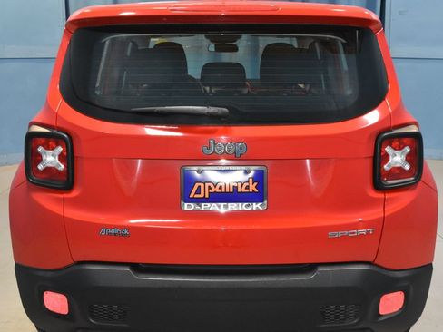 Used 2017 Jeep Renegade Sport w/ Power & Air Group FWD image 23
