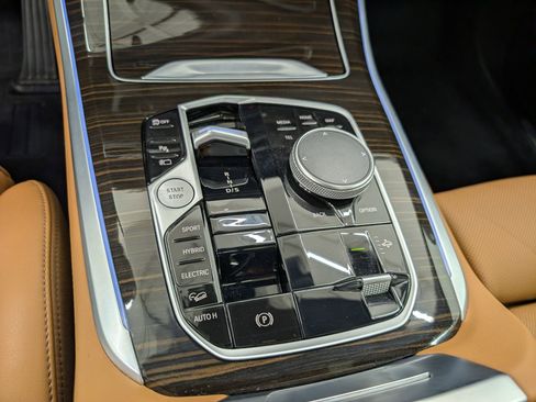 Certified 2024 BMW X5 xDrive50e w/ Premium Package image 20