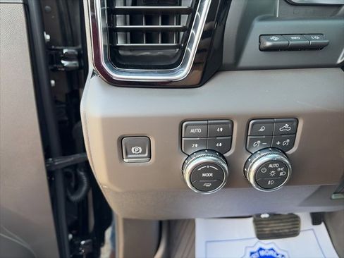 New 2026 GMC Sierra 2500 Denali w/ Denali Reserve Package image 19