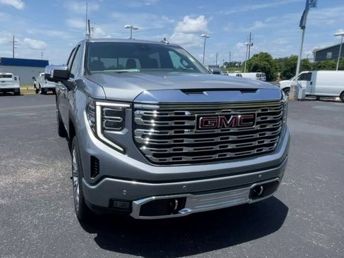 Used 2024 GMC Sierra 1500 Denali w/ Denali Reserve Package AWD/4WD image 3