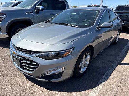 Used 2024 Chevrolet Malibu LT FWD image 2