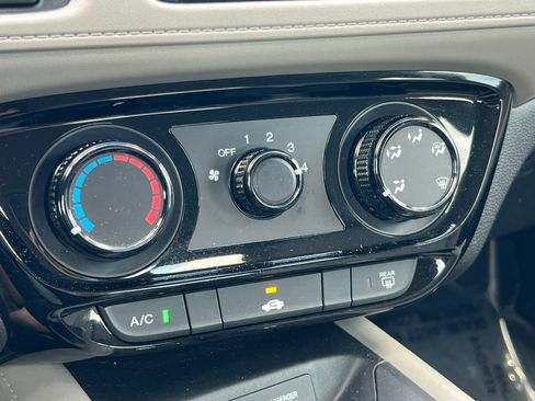Used 2016 Honda HR-V LX image 19