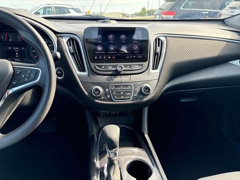 Used 2023 Chevrolet Malibu LT image 21