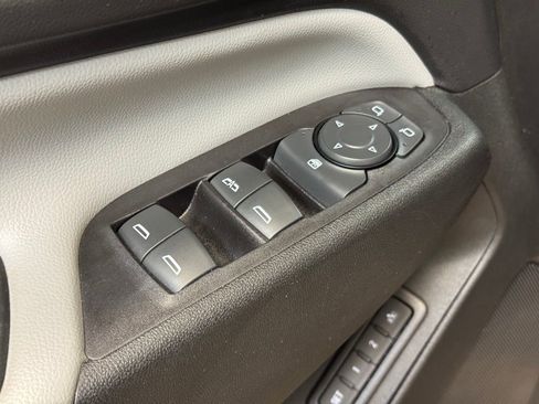 Used 2019 Chevrolet Equinox Premier image 10