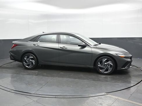 New 2026 Hyundai Elantra Limited image 3