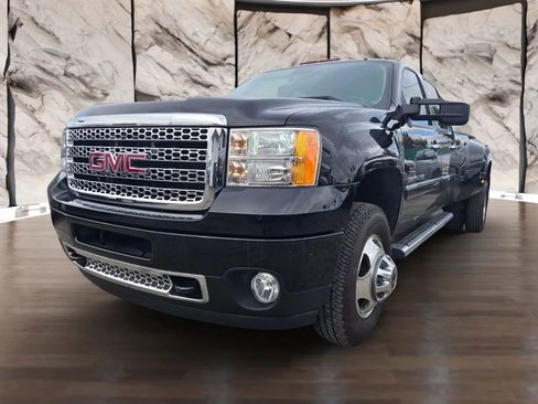 Used 2012 GMC Sierra 3500 Denali image 3