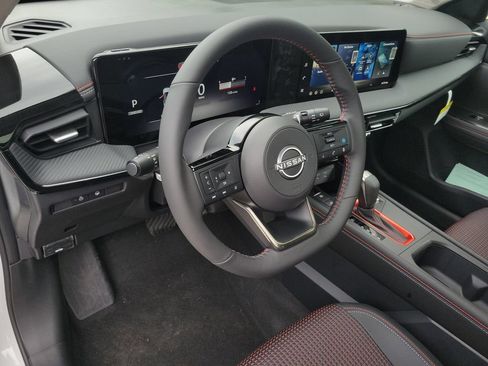 New 2026 Nissan Kicks SR AWD/4WD image 19